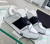 Skate Sneakers Calfskin Patent Leather White Platinium Winter Casual Shoe Designer Luxurys Fashion Ladies Sports Shoes