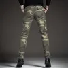 Mens Light Luxury Camouflage 야외 스포츠 청바지 멀티 포켓 마모 방지 슬림 한화물 바지 군대 팬 캐주얼 바지; HKD230829