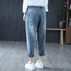 Jeans da donna Primavera/estate 2023 Pantaloni corti ricamati ricamati vintage letterari Pantaloni larghi sottili Harlan