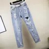 Calças de brim femininas indústria pesada pregado frisado buraco quebrado mulheres primavera/verão moda mendigo lavado casual denim tornozelo comprimento calças