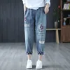 Jeans da donna Primavera/estate 2023 Pantaloni corti ricamati ricamati vintage letterari Pantaloni larghi sottili Harlan