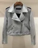 Pelle da donna 2023 Arrivo Donna Autunno Inverno Pelle scamosciata Finto Giubbotti Moda Lady Opaco Cappotto da motociclista Biker Grigio Rosa Beige Outwear