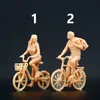 블라인드 박스 1 64 1/43 소년과 여자 라이드 자전거 모델 미니어처 수공예 그림 흰색 모델이 혼자서 채색되어야합니다 230828
