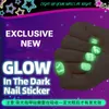 Fałszywe paznokcie 24pcs paznokcie dziecięce fluorescencyjny świecy w ciemności na festiwalu Pełna okładka Kid Luminous Art Manicure Tool