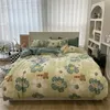 Conjuntos de cama Conjunto de capa de edredão 220x240 Skin Friendly Double Bed Quilt Cobertor Consolador e Fronha 230828