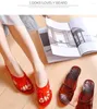 Terlik Comemore Şeffaf Plastik Ev Slip Anti-Slip PVC Yüksek topuklu Kadınlar İçin Yamaç Ayakkabı Kadınlar Slaytlar Yaşlı Anneler Sandalet