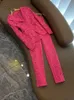 2023 automne rose vif dentelle florale deux pièces pantalons ensembles à manches courtes revers cranté dentelle simple bouton blazers haut + pantalons longs costumes ensemble Two Piece Suits O3G142675