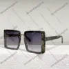 Lunettes de soleil de la famille Xiao Xiang Nouveau Tiktok en ligne de Xiaoxiangjia Rouge même boîte lettre grandes Lunettes de soleil Femme polyvalentes tendance 7056 1KHBCEBDO