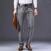 Jeans da uomo Abbigliamento di alta qualità Elastico sottile Classico Moda Business Casual Dritto Pantaloni in denim regolari Pantaloni grigi Maschio