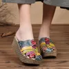 Pantoufles 2023 été évider chaussures faites à la main femmes diapositives en cuir véritable couverture orteils fleur femme plate-forme compensées