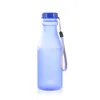 Butelki z wodą cukierki w kolorze niezniszczalnym butelki z napojem plastikową zamrożoną uszczelnioną hurtową przenośną kubek sportowy 550 ml