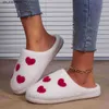 Pattern House Couples Checkerboard Love Slippers Winter Femmes Fluffy Tlides Cartoon broderie Chaussures en coton Coton Indoor chaude T230829 321