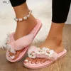 Zapatillas Invierno Coral Decoración Piel sintética Zapatillas cálidas Moda Chanclas peludas Resbalón en pisos Zapatos de mujer Mujer Dropshipping Whosale T230830