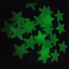 Adesivos de parede 50 pcs 3D estrelas brilham no escuro luminoso fluorescente pvc arte decalques para crianças quarto teto decoração de casa 230829