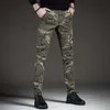 Mens Light Luxury Camouflage Outdoors Sports Jeans Multi-Pocket Wear-Proof Slim Fit Cargo Pants Army Fansカジュアルパンツ。 HKD230829