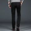 Mens Jeans Homens Plus Size 38 40 Slim Skinny Stretch Straight Versão Clássica de Simples Black Denim Calças Masculinas Roupas de Marca 230828