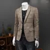 Abiti da uomo 2023 Primavera Colorblock Plaid Khaki Blazer Uomo Slim Casual Uomo Blazer Matrimonio Business Party Abbigliamento Cappotti 5XL