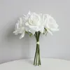 Dekoracyjne kwiaty wieńce 5 -głośne krawędź róży grupa nawilżająca prawdziwy dotyk róża bukiet ślub ślubny bukiet sztuczne kwiaty domowe imprezowe wystrój 230828