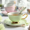 Tazas Taza de café y plato de porcelana creativa británica, porcelana nórdica, taza de té de leche para desayuno de cerámica europea para el hogar 230829