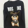 Moschino hoodies kvinnor bär grafisk tryck hoodie perfekt höst för kvinnor designers hoodys tröja sport rund hals långärmad avslappnad lös tröjor dqgl