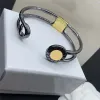 Diseñador de pulseras de hip hop para hombre para mujeres Pulseras de oro Hombres Brazalete Letra de moda V Joyería Diseñadores de lujo Pulsera Pulseras retro