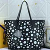 Mt Totes Yk aldrig shopping designer polka prickar mm tote kvinnor yayoi kusama composite väska med zippad påse läder axel högkvalitativa väskor