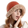 Szerokie brzegowe czapki wiadra Pluszowa ochrona ucha ciepły kapelusz moda zimowa rybak na zewnątrz 230829