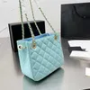 Kolekcja 2022P France Women Bags Mini Quild Caviar skórzana cielęca prawdziwa złote metalowy sprzęt Matelasse łańcuch torebki na ramię 17x15 cm