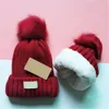 Unisex höst vinter plysch stickade män hattar avslappnade klassiska skalle mössor skidor gorros hip hop kvinnor motorhuven beanies grossist