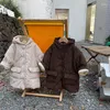 Casaco de inverno infantil xadrez interior de veludo longo estilo algodão acolchoado casacos meninos e meninas roupas grossas quentes com capuz jaquetas acolchoadas