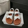 Sandalen Frauen Luxus Marke Sandalen Flache Beiläufige Sandalen 2023 Neue Mode Niedrigen Absätzen Frauen Strand Schuhe Vielseitig Einfache Damen Sommer J230830