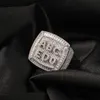 Bröllopsringar Hip Hop Big Square Diy Custom Letter Name Men's Ring Famous Brand Full Iced Out Micro Pave CZ Punk Rap Personliga smycken 230830