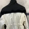 Kopa damska płaszcza krem ​​przeciwsłoneczna wiatraka czarno -biały kolor kontrastowy