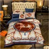 Sängkläder sätter lyxig vinterhöstdesigner Veet Queen King Size Duvet er Bed Sheet Pillows Fashion Retro Designers Comporter Drop Dh7ur