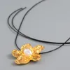 Collier ras du cou à lacets, pendentif à fleurs irrégulières, à la mode