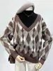 Kobiety swetry Fałszywe dwa kawałki Diamentowa Plaid for Women 2023 Autumn V Pullover szyi dzika