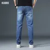 Kubro calças jeans masculinas clássicas retas, lavagem leve, casual, plus conforto, bolso traseiro, adesivos grandes, tamanho 42 44 46 48 50 hkd230829