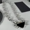 Designer halsband högkvalitativ märke Luxurys halsband modedesigner klassiska bokstäver gyllene silver diamanthalsband för kvinnliga festgåvor presenter