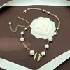 16Style Luxury Designer Letter Pendant Halsband 18K Gold Plated Pearl Chain Fashion Pendant Sweater Necklace For Women Wedding Party Högkvalitativa smycken