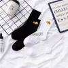 Inne odzież Korea Funky HARAJUKU TREND Women Mężczyźni Zabawne urocze kreskówka Bear Socks White Black Kolor Kawaii Socks Unisex Zaskoczenie Mid Socks J230830