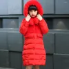 Вниз пальто девушки теплые зимние искусственные волосы мода длинная детская куртка с капюшоном для девочки с домашней одеждой 4-10 лет