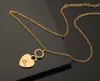 Классическое ожерелье для женских ювелирных украшений. Обълектирование 18 -каратного золота