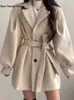 Abrigo de lana corto de mezcla de lana para mujer Otoño Invierno estilo Hepburn informal pesado Top moderno y sencillo 230830