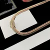 Biżuteria naszyjniki białe platowane 925 srebrne studia luksusowe projektanci marki listy geometryczne słynne kobiety okrągłe kryształowy kryształowy złoto Yiliya 554