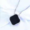 Collier de créateur Bijoux Trèfle à quatre feuilles Colliers Noir Vert Agate Longue 10 / Dix Fleurs Pendentif Nacre pour Femmes Fille Saint Valentin Engagement Gif