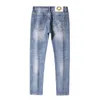 Calças de brim dos homens do desenhista novo verão cor clara jeans masculino fino ajuste pequeno pé elástico etiqueta de moda calças impressas r4eg fr0m