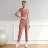 Aktiva skjortor 2 datorer Summer Women Sport Set Yoga Shirt Kort ärm Running Fitness T-shirts Gym Toppar Kläder andas tätt ben