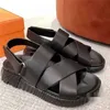 Äkta läder lyxiga designsandaler remmplatser läder sandalier ljus