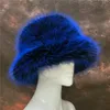 ビーニー/スカルキャップ秋の冬の女性は暖かいレインボーフェイクファーベイスンキャップ女性ファッションカジュアルパーティーバケツハットミュージックフェスティバル厚い帽子230829