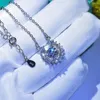 Sacchetti per gioielli Collana con diamanti sintetici in moissanite da 2 carati con otto cuori e frecce Ciondolo in zirconi micro-intarsiato